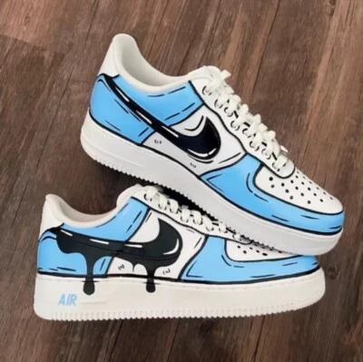 Sapatos Personalizados Air Force 1 Branco, Carolina do Norte UNC Azul Preto Cartoon Homens Mulheres - Imagem 1 de 4