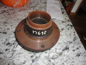 ONE NEW Husqvarna/DIXON SPINDLE Housing 539121090/17698 Cast Iron - Picture 1 of 2