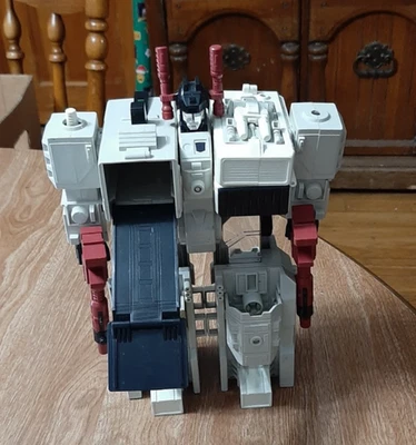 Metroplex 1985 G1 Transformers Action Figure Set Hasbro Near Complete - Image 1 of 4