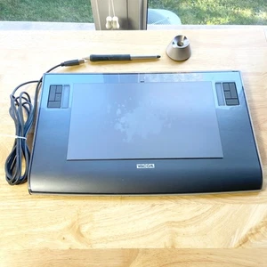 Wacom Intuos 3 Graphics Tablet PTZ-631W 6"x11" Gray USB w/ Pen and Holder - Used - Picture 1 of 9