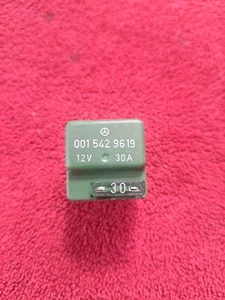 001 542 9619 Mercedes-Benz Multi-Purpose Relay E420 - Picture 1 of 3