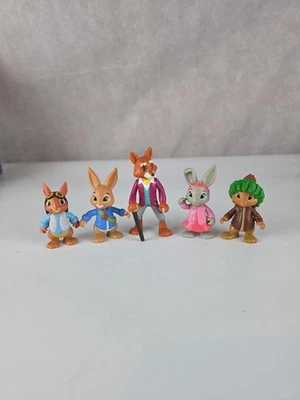 Juego de figuras posables de juguete Peter Rabbit Mr Fox, Lily, Nutkin, Cbeebies Foto 1 de 4