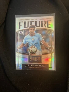 Fútbol 2022-23 Panini Select EPL Julián Álvarez RC Select Future plata #17 - Imagen 1 de 1
