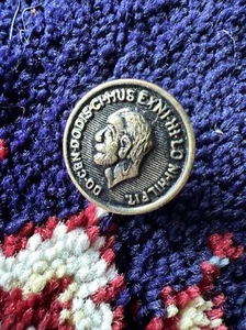 VINTAGE "GERALDIQUE-KING" SILVER TONE METAL BUTTONS1) 1/2" diameter - Picture 1 of 3