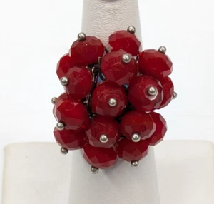 Vintage Cocktail-Ring Kirschrot facettiert Glas Cluster Perlen silberfarben verstellbar Größe 6 - Bild 1 von 6