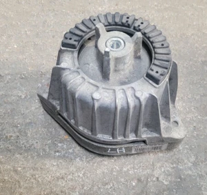 Mercedes Benz E-class SLK  Engine mount A1722401017 Left side - Picture 1 of 5