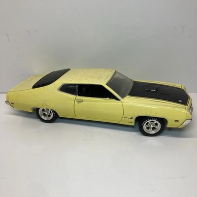 Johnny Lightning Yellow 1970 Ford Torino Cobra  1/64 Die-Cast 2005 (FOR PARTS) - Image 1 of 4