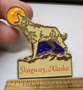 Alaska Souvenir Gummi Kühlschrankmagnet, Skagway Alaska, Wolf heult den Mond an - Bild 1 von 1
