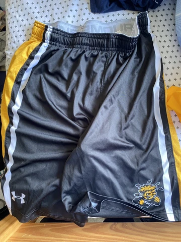 Wichita State Basketball Team Issued Pratice Shorts Mens M Under Armour Cover
