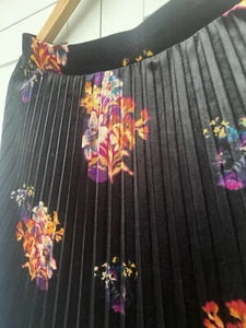 Maeve Anthropologie Black Velvet Floral Pleated Midi Pull On Skirt Size S - Picture 1 of 10