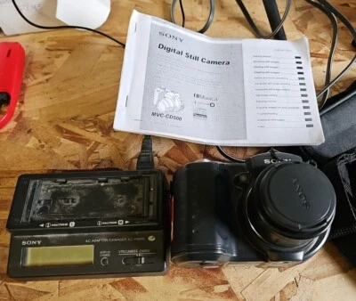 Sony Mavica MVC-CD500 5.0MP Digital Camera And AC-VQ800 Charger Powers On AT - Image 1 of 4