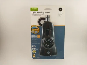 General Electric Light Sensing Timer Outdoor Plug In Dusk to Dawn Two Outlet - Picture 1 of 12