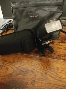 Olympus FL-600R Wireless Flash - Picture 1 of 7