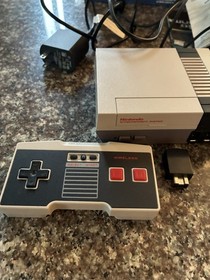 Nintendo NES Mini Classic Edition Console White/Gray With Extra Controller