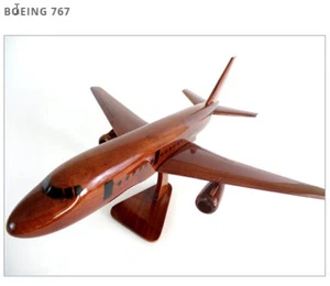Boeing 767 modelo de escritorio de madera premium artesanal caoba natural artesanal - Imagen 1 de 4
