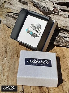 Anillo de alambre ajustable de plata esterlina hecho a mano con magnesita turquesa. - Imagen 1 de 7