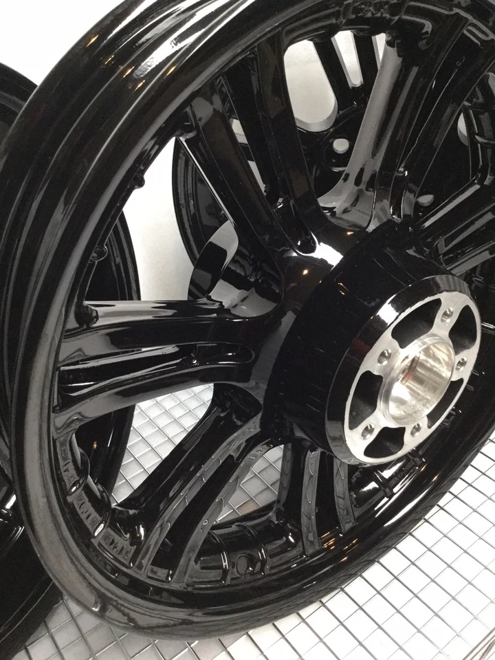 Llanta delantera Harley 2009-23 Trike Tri Glide 83326-09 rueda negra brillante EXTRACTA Foto 1 de 4