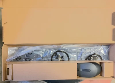 Dell Pro Wireless Keyboard & Mouse Combo KM5221W model - Image 1 of 2