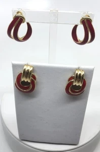 2 Pairs Vtg Trifari Earrings Red Enamel Gold Tone Doorknocker Pierced Signed - Picture 1 of 7
