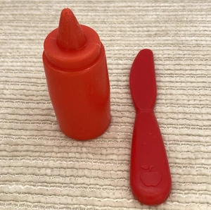 Vintage Fisher Price Play Pretend rote Ketchup Flasche und Messer - Bild 1 von 9