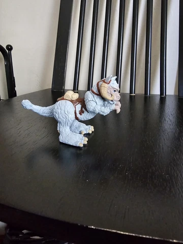 Hasbro Star Wars Galactic Heros Taun Taun Beast Figurine 2014 4.25 Cover