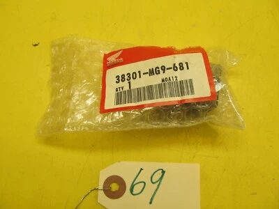 NOS HONDA CB1100F CB700SC CB650SC GL1500 GL1200 GOLDWING  TURN SIGNAL RELAY - Image 1 of 4