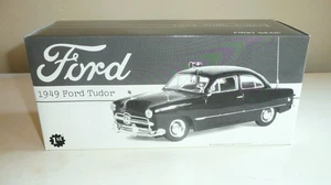 First Gear 19-2651 DieCast 1/25 Scale 1949 Ford Tudor FDNY Chief Car - Picture 1 of 8