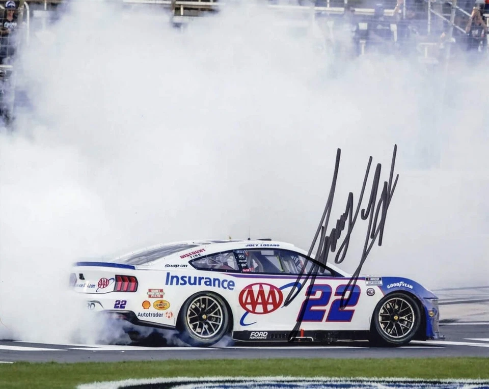 Autografiado 2025 Joey Logano #22 AAA Racing Texas Race Win (Victory Burnout) Sig Foto 1 de 1
