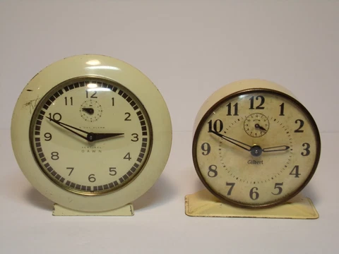 Vintage 1940's  Alarm Clocks Set Of 2 Gilbert &  Ingraham Sentinel Dawn 8 Day Cover