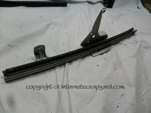 Toyota Hiace Gen4 Mk4 LH NSF puerta vidrio ventana guía riel ref 21 - Imagen 1 de 2