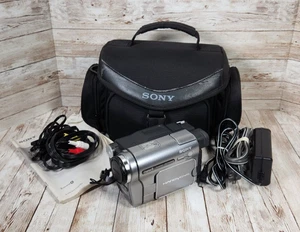 SONY Handycam DCR-TRV280 Digital-8 borsa videocamera cavi completa TESTATA FUNZIONANTE - Foto 1 di 11