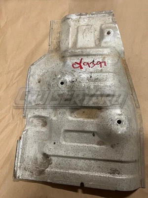 Toyota Land Cruiser 93-97 FZJ80 #1 Exhaust Heat Shield 58041-60020 - Image 1 of 2