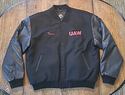 Rara Chaqueta Universitaria UAW Chrysler JNAP Bomber XL Negra Lana Cuero Rosa Detroit Foto 1 de 4