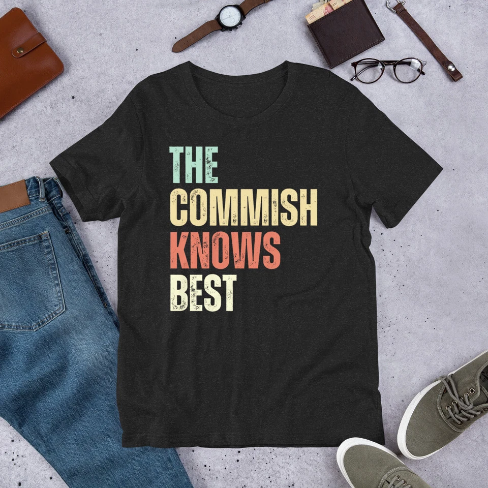 The Commish Knows Best Funny Fantasy Football Commissioner Unisex t-shirt - Immagine 1 di 1
