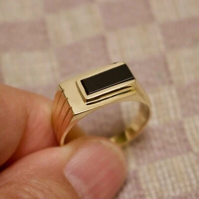NUEVO ANILLO DE ORO AMARILLO DE CATORCE QUILATES CON PIEDRA NEGRA PARA HOMBRE (talla 10,25) Foto 1 de 4