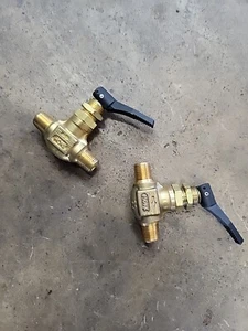 2 Hoke 1511M2B Brass Valve 1/8" Npt male - Picture 1 of 8