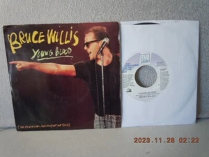 WILLIS,BRUCE 7"vinyl w/pic slv...YOUNGBLOOD/same...MOTOWN...VG+/M-...'87 - Picture 1 of 2