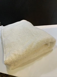 Vintage Nate Berkus Bath Sheet White 35 X 66 NOS Spa Yoga Soft READ - Picture 1 of 7