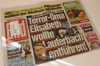 BILDzeitung 14.10.2022 Oktober Ukraine Krieg Putin Selenskyi Mutter Tochter Duo - Bild 1 von 3