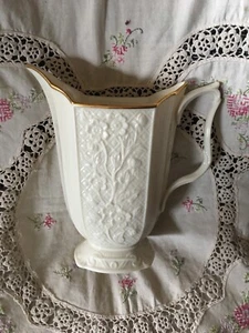 LENOX VINTAGE PITCHER CAROLINA BISQUE IVORY CREAM 24K GOLD TRIM FOOTED 7 1/2" - Bild 1 von 6