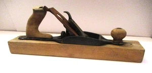 EINZIGARTIGER VINTAGE UNMARKIERTER HOLZSOCKEL HOLZHOBEL ~ MASSIVES TISCHLEREI HANDWERKZEUG - Bild 1 von 8