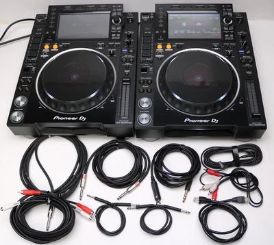 2x Reproductor de CD multijugador DJ Pioneer CDJ-2000NXS2 Nexus 2 con cables Foto 1 de 4
