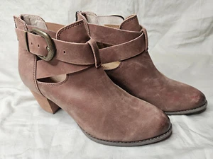 Vionic Rory Boots Womens 9.5 Tan Brown Leather Chunky Heel Ankle Strap Buckle - Picture 1 of 10