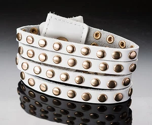 PULSERA DE CUERO BLANCO YIK FUNG CON DIAMANTES DE IMITACIÓN - Imagen 1 de 4