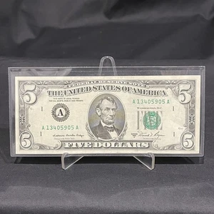 $5 Five Dollar 1981-A Federal Reserve Note (UNCIRCULATED) CRISP NOTE - Picture 1 of 3