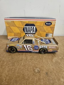 Ron Hornaday Jr. #16 NAPA Gold '97 Chevy Race Truck 1/24 C/W Diecast - Bild 1 von 7