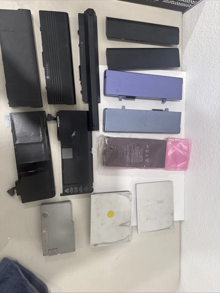 Lote de 15 baterías de iones de litio para portátil solo piezas (sin probar) Foto 1 de 4