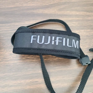 NEW Genuine FUJI FUJIFILM CAMERA NECK STRAP ALL Black - Photo 1 sur 3