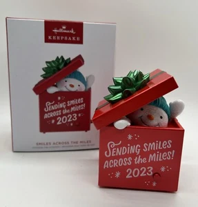 Hallmark 2023 Smiles Across the Miles pupazzo di neve suono registrabile ricordo ornamento - Foto 1 di 3