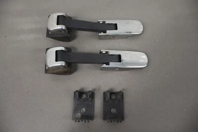 03-09 Hummer H2 Par de correas/pestillos cromados OEM para capucha izquierda y derecha Foto 1 de 4